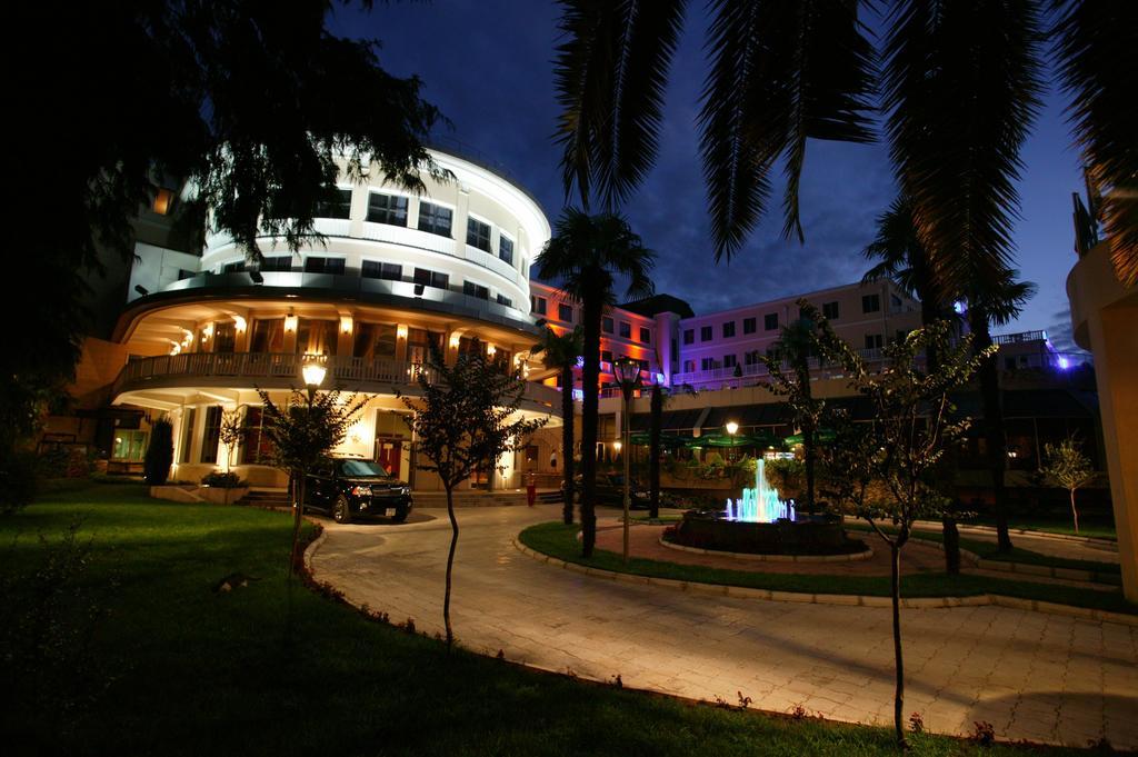 Hotel Intourist Palace Batoemi Buitenkant foto