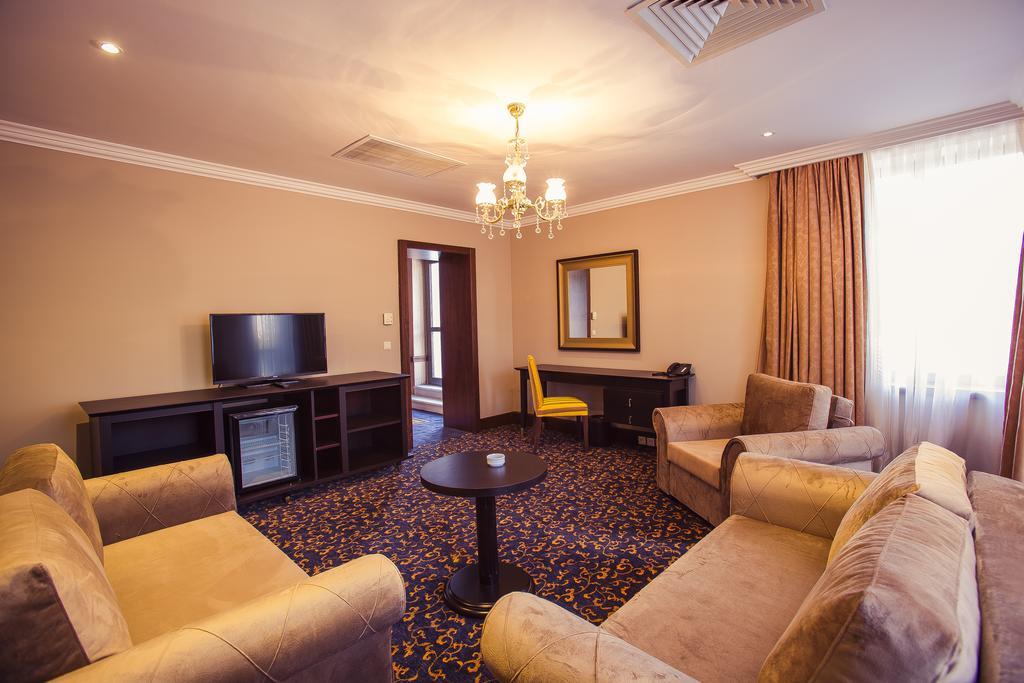 Hotel Intourist Palace Batoemi Kamer foto