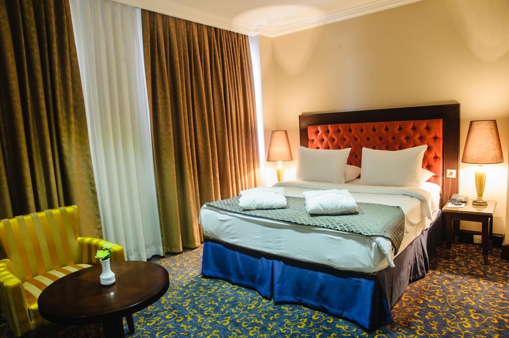 Hotel Intourist Palace Batoemi Buitenkant foto