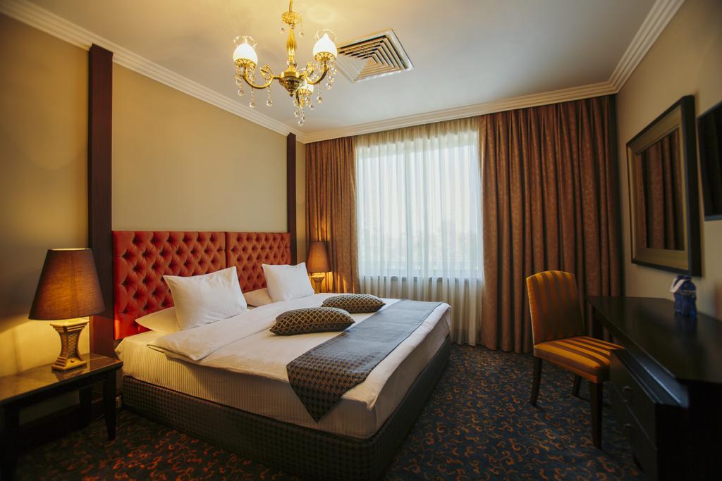 Hotel Intourist Palace Batoemi Buitenkant foto