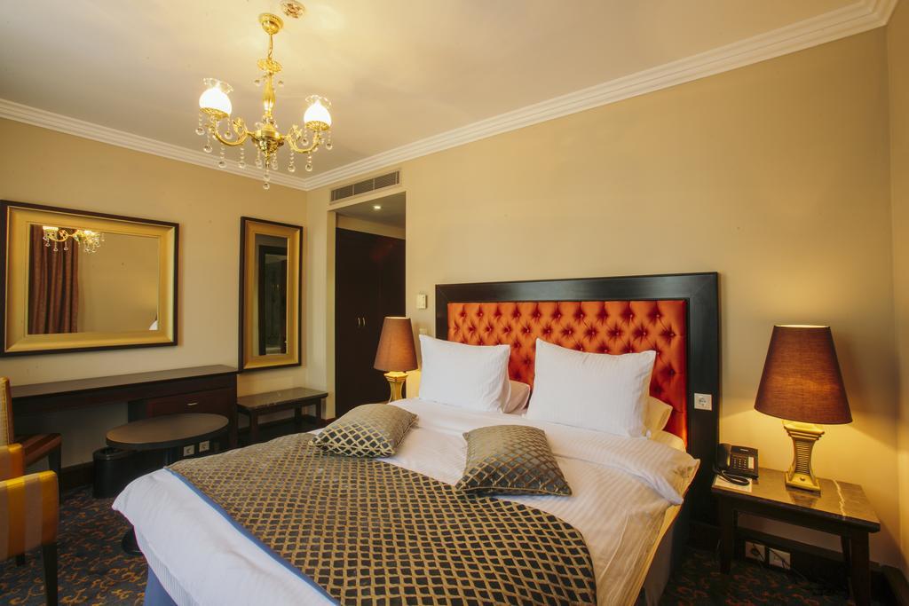 Hotel Intourist Palace Batoemi Buitenkant foto
