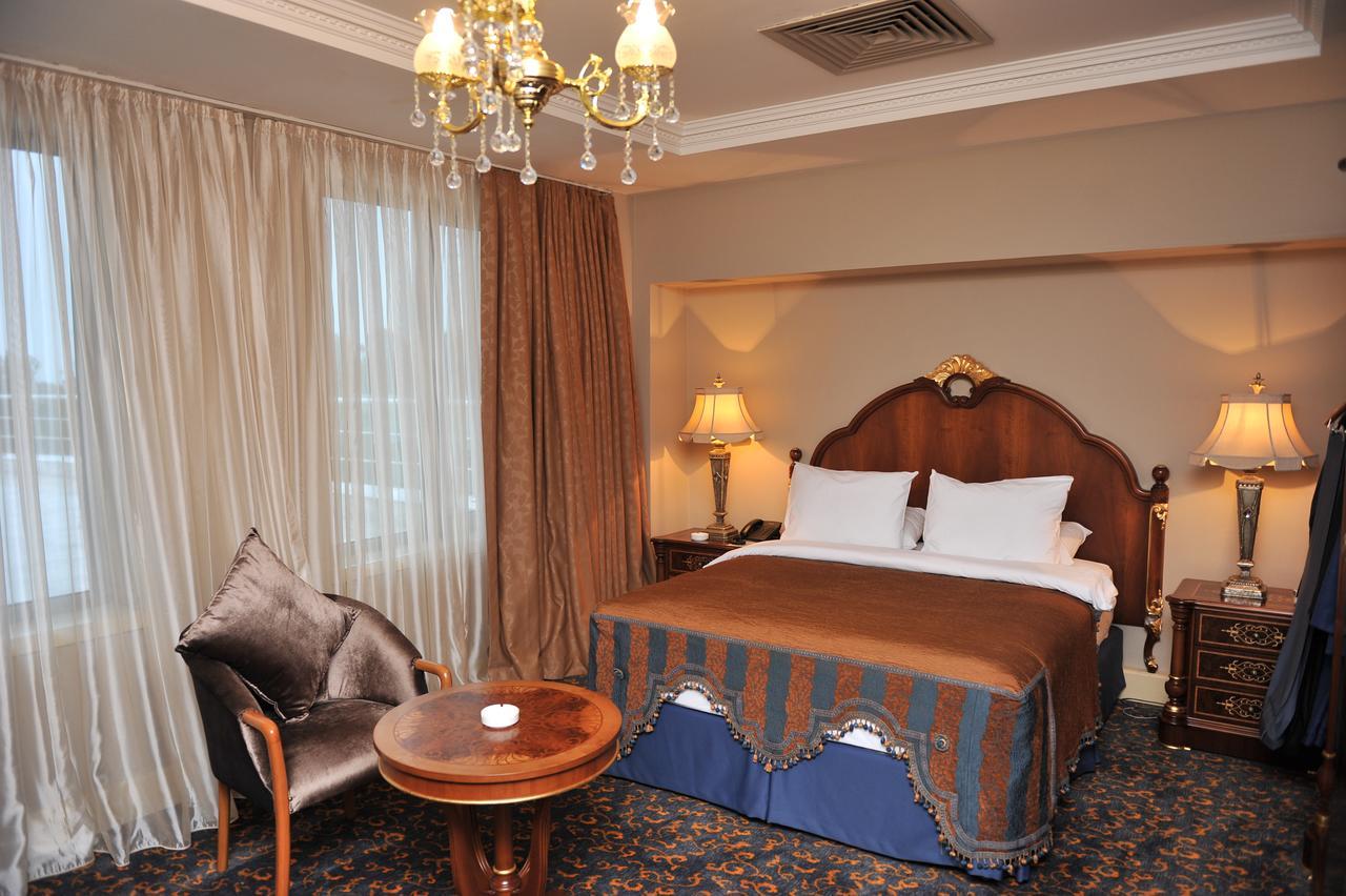 Hotel Intourist Palace Batoemi Kamer foto