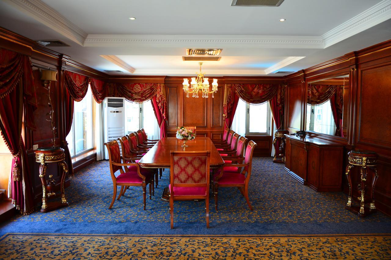 Hotel Intourist Palace Batoemi Buitenkant foto
